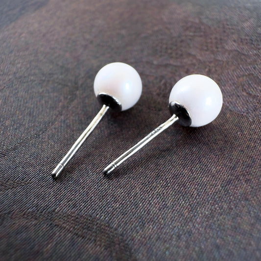 Luna White Akoya Pearl (6mm) with 18K WG-plated Sterling Silver Ear Studs 白月華凝露耳釘