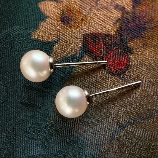 Luna Pink White Akoya Pearl (7mm) with 18K WG-plated Sterling Silver Ear Studs 粉白月華凝露耳釘