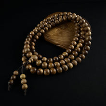 Load image into Gallery viewer, Premium Sinking Black Meat Figured Mysore Sandalwood Round Beads Mala (Heirloom Series) 8mm x 108 beads 老山檀黑肉水波紋沉水圆珠 (傳家級別)
