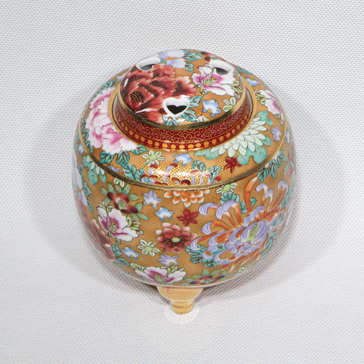 Kutani-Ware Kōro Garden Eternally in Bloom (Round) (Big)