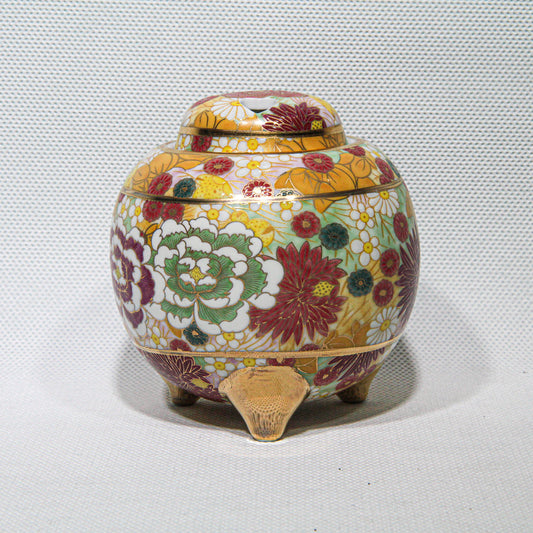 Kutani-Ware Kōro Garden Eternally in Bloom (Round) (Small)