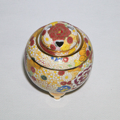 Kutani-Ware Kōro Garden Eternally in Bloom (Round) (Small)