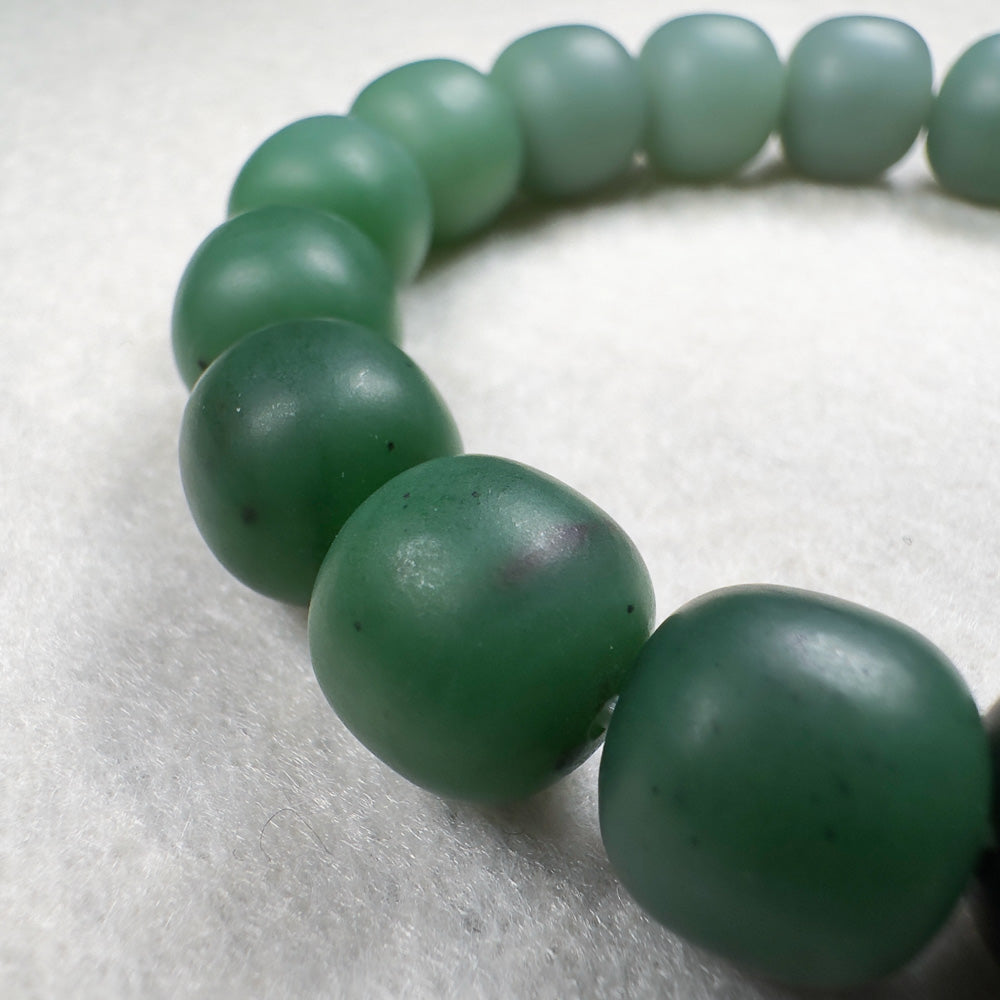 Russian Green Nephrite Barrel Beads Bracelet 12 x 11.3mm x 17 Beads
