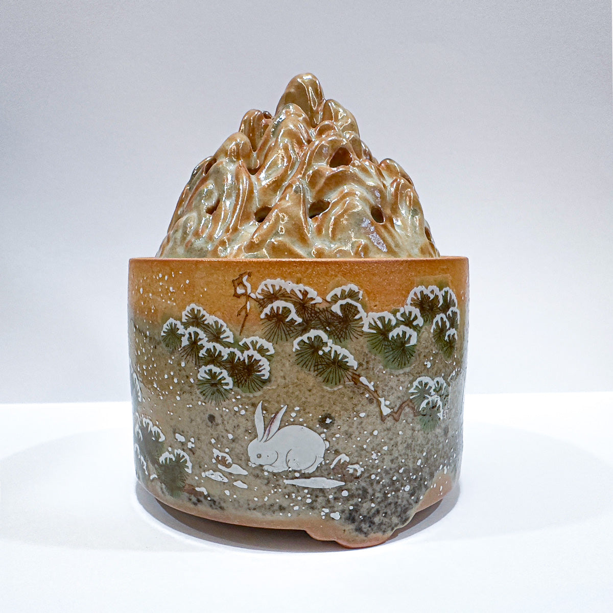 Shino-Ware Snow Pines & Wild Hares Horai Kōro
