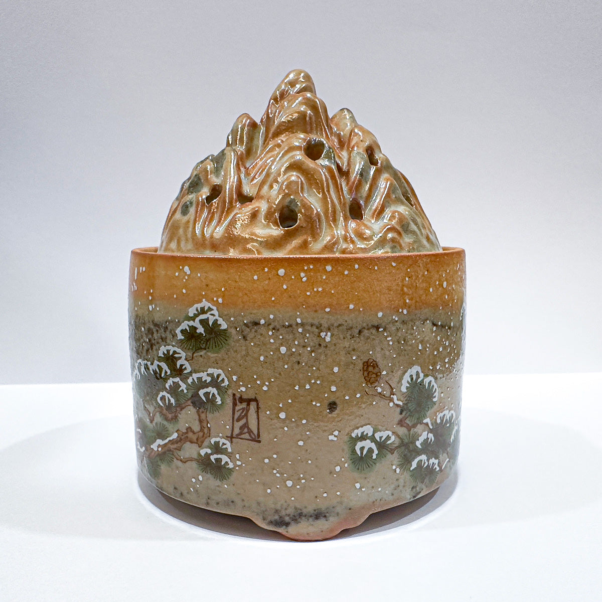 Shino-Ware Snow Pines & Wild Hares Horai Kōro