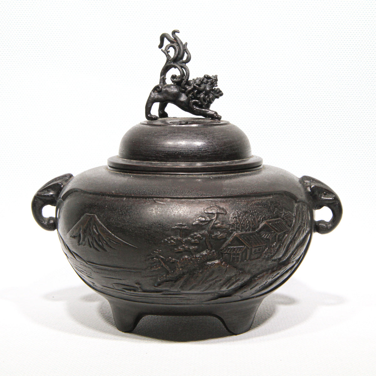 Takaoka Bronze Teppachi Kōro with Foo Dog Lid