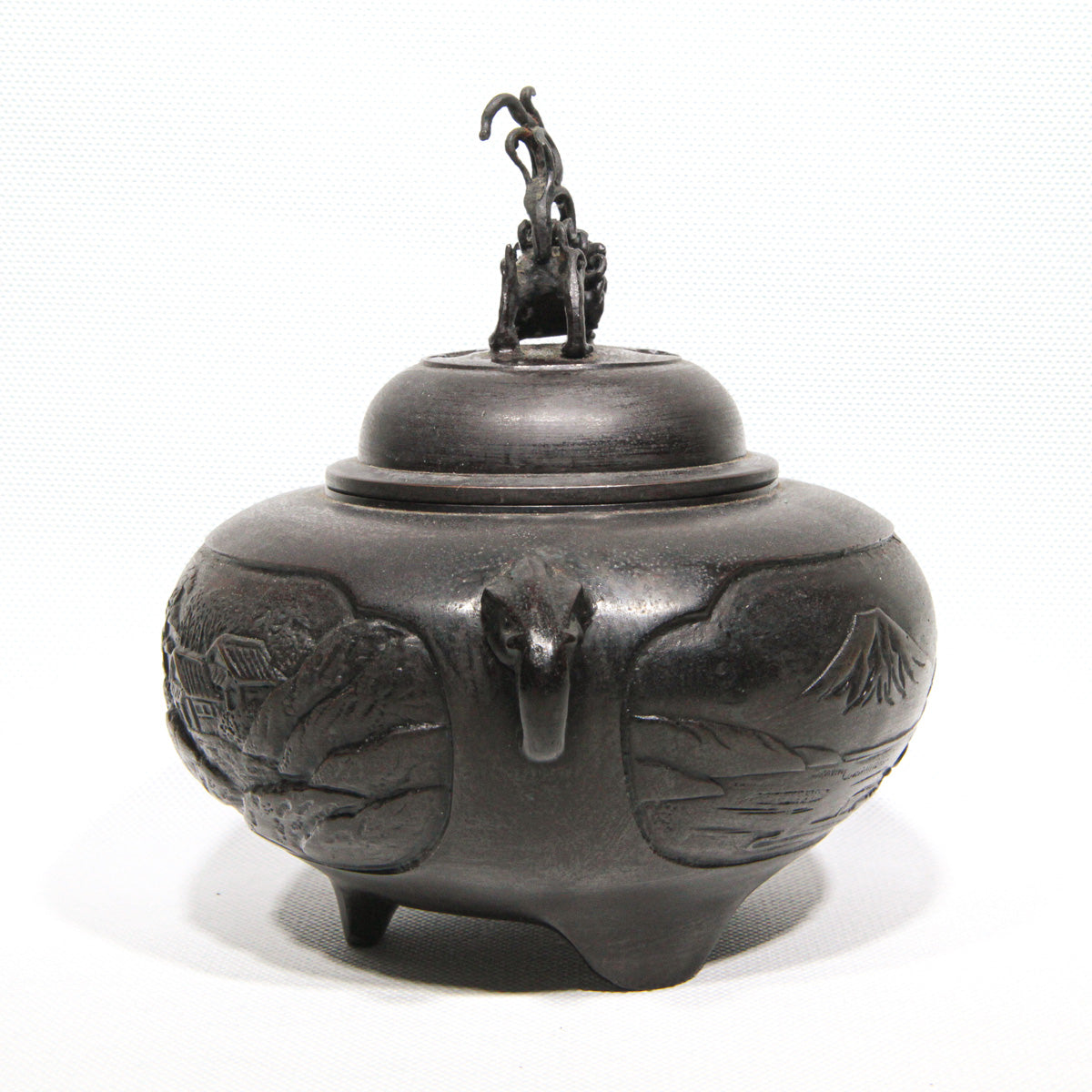 Takaoka Bronze Teppachi Kōro with Foo Dog Lid